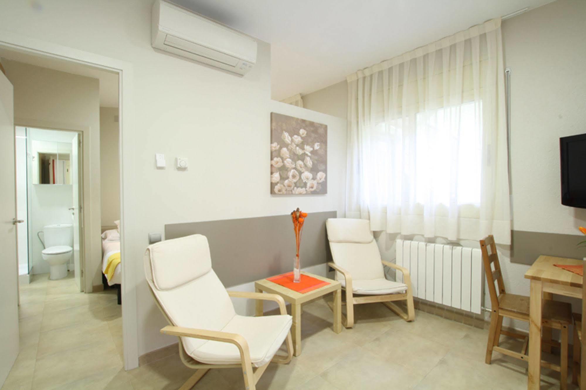 Barcelona Sants Station Apartments Exterior foto